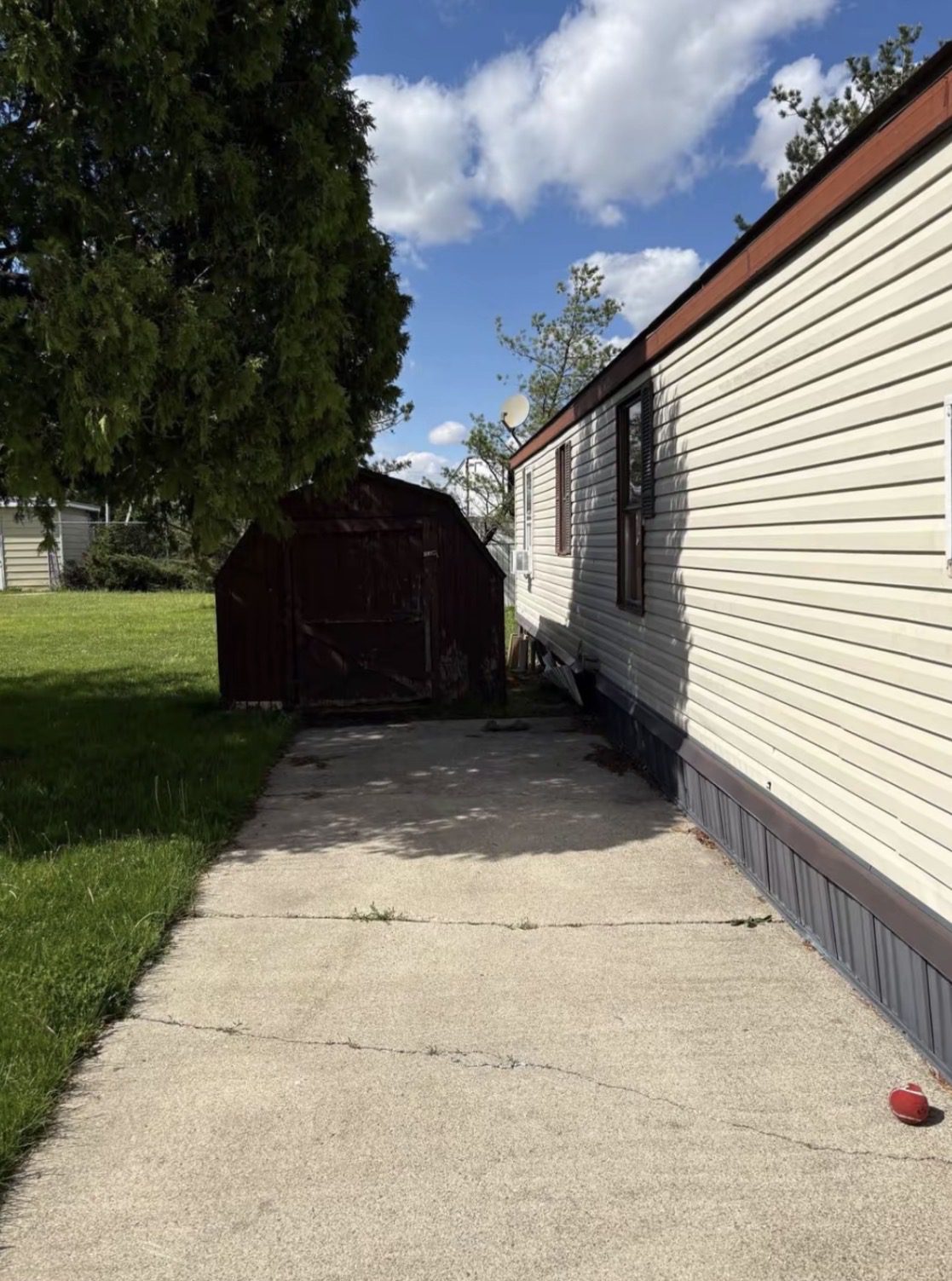 Updated 1990 Schult Mobile Home for Sale in Warren, Ohio | 2 Bed, 1 Bath - Image 20