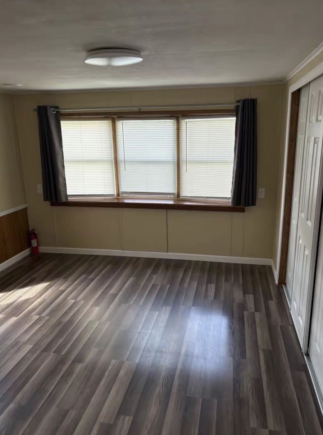 Updated 1990 Schult Mobile Home for Sale in Warren, Ohio | 2 Bed, 1 Bath - Image 23